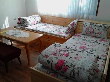 Фото номера Полулюкс с балконом Гостевой дом Family Hotel Shisharka г. Батак 2