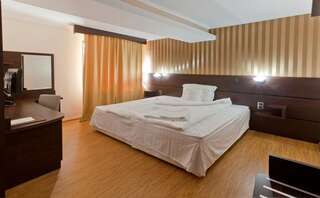 Фото Отель Family Hotel Hebar г. Батак